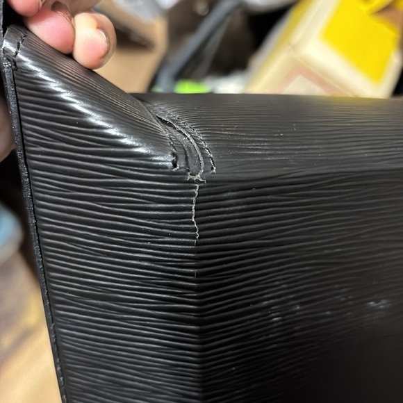 LV Sac Seau - Picture 8 of 15